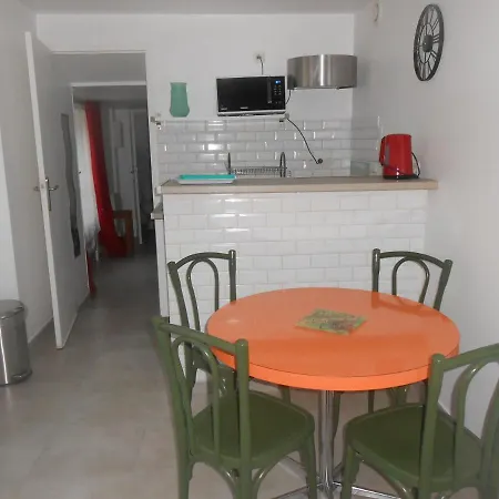 Petit Nid Douillet A Port-bail Apartment Portbail